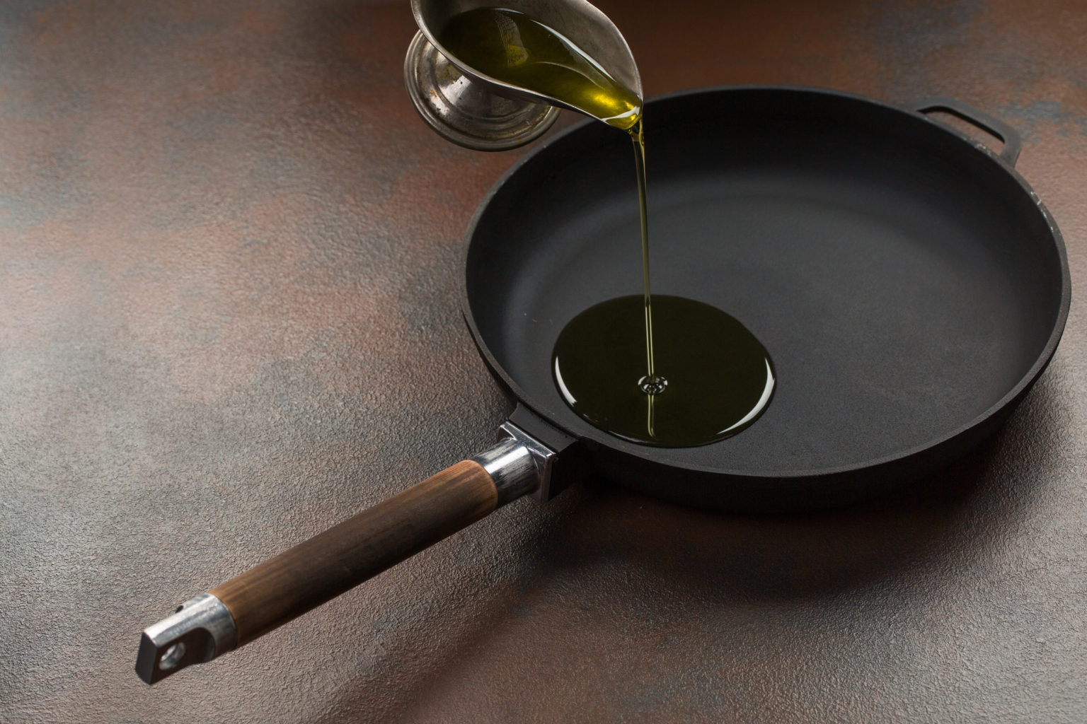 Is EVOO the healthiest cooking oil? - Carapelli